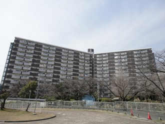 千里桃山台団地A1棟の外観|建物外観を気になさる方へ、見た目の良い物件です