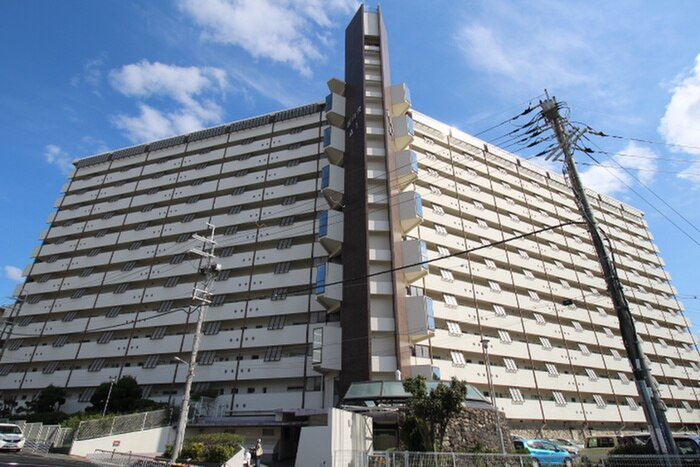 千里桃山台団地A1棟の外観|落ち着いた雰囲気の外観です