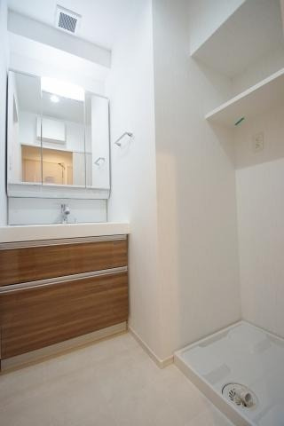 福岡市中央区平尾２丁目の賃貸マンションの独立洗面台|物件の画像9