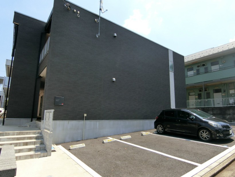 柏市北柏２丁目のアパートの駐車場|駐車場があるので、車を買う予定の方も安心です