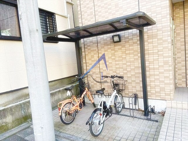 ウィステリア平井のその他共用部分|駐輪場です。