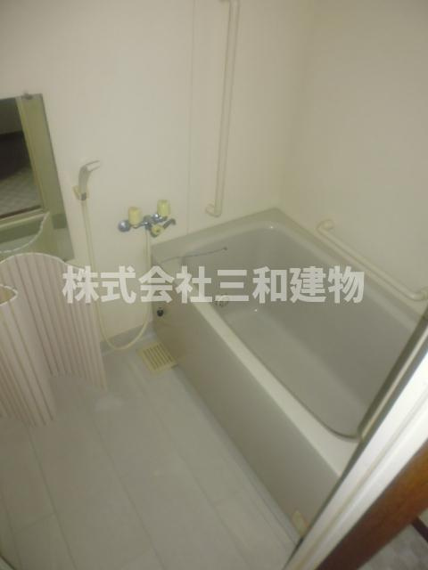 ロワイヤル守屋の浴室