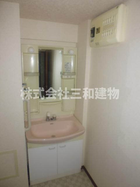 ロワイヤル守屋の洗面所