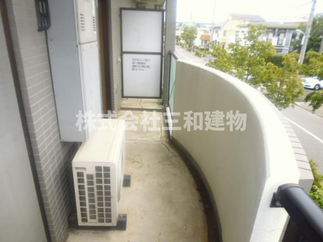 ロワイヤル守屋のバルコニー