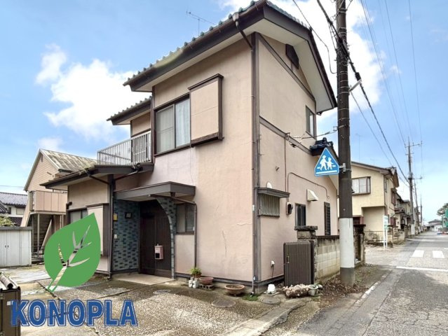 【中古戸建】伊勢崎市上諏訪町の外観|■外観｜土日のご見学はもちろん、平日・夜間のご案内も大歓迎です♪「今から見たい」や「仕事終わりに見たい」にもご対応できますのでお気軽にお問い合わせください♪
