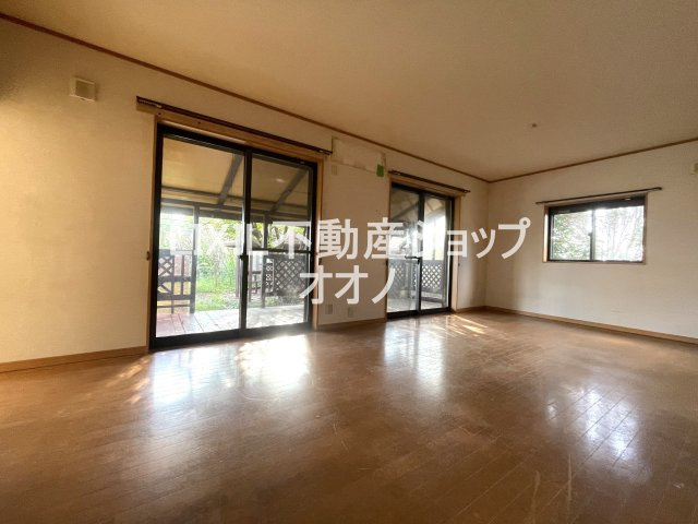 【居間・リビング】 | 加須市下樋遣川　中古一戸建