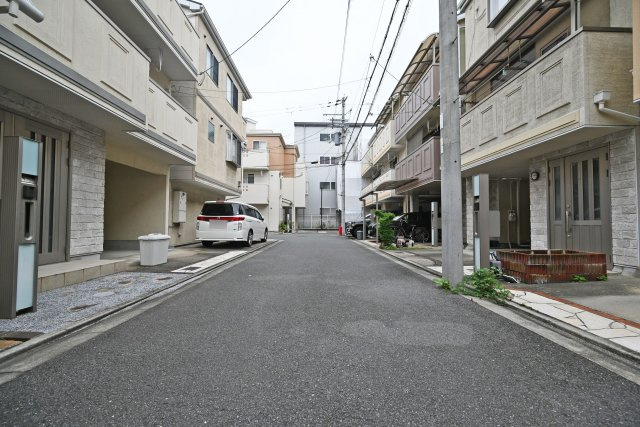 摂津市東別府1丁目中古一戸建て│4LDK＋駐車2台可の周辺|近隣に小・中学校が揃っており、お子さまの毎日の通学も安心です。