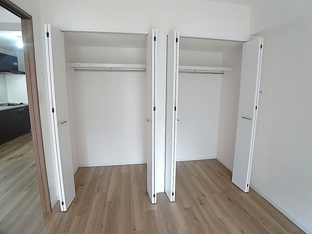 リアライズ東山の収納|各部屋に大きなサイズの収納スペースを完備しています