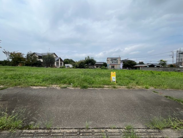 【前面道路含む現地写真】 | 【児玉町第11期　現地外観】
※令和８年９月時点