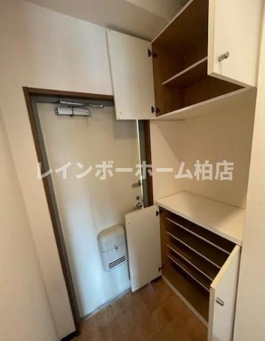 特典：仲介手数料が50％OFFです‼の玄関