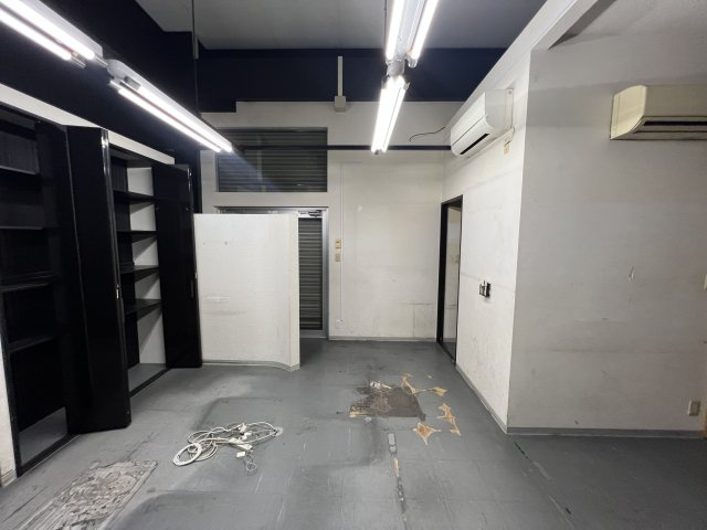 大阪市城東区古市３丁目の店舗事務所の内装