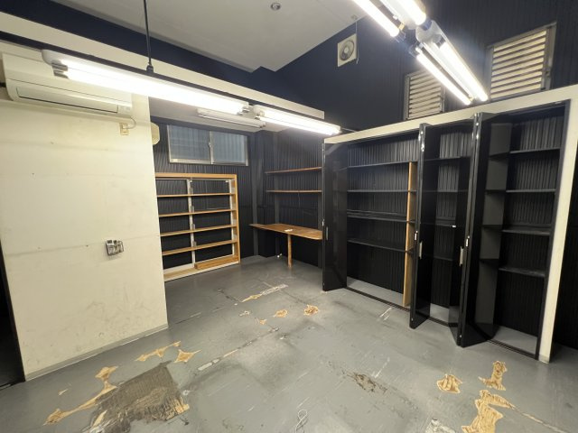大阪市城東区古市３丁目の店舗事務所の内装