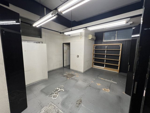 大阪市城東区古市３丁目の店舗事務所の内装