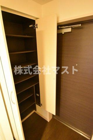 旧オリーブコートの玄関