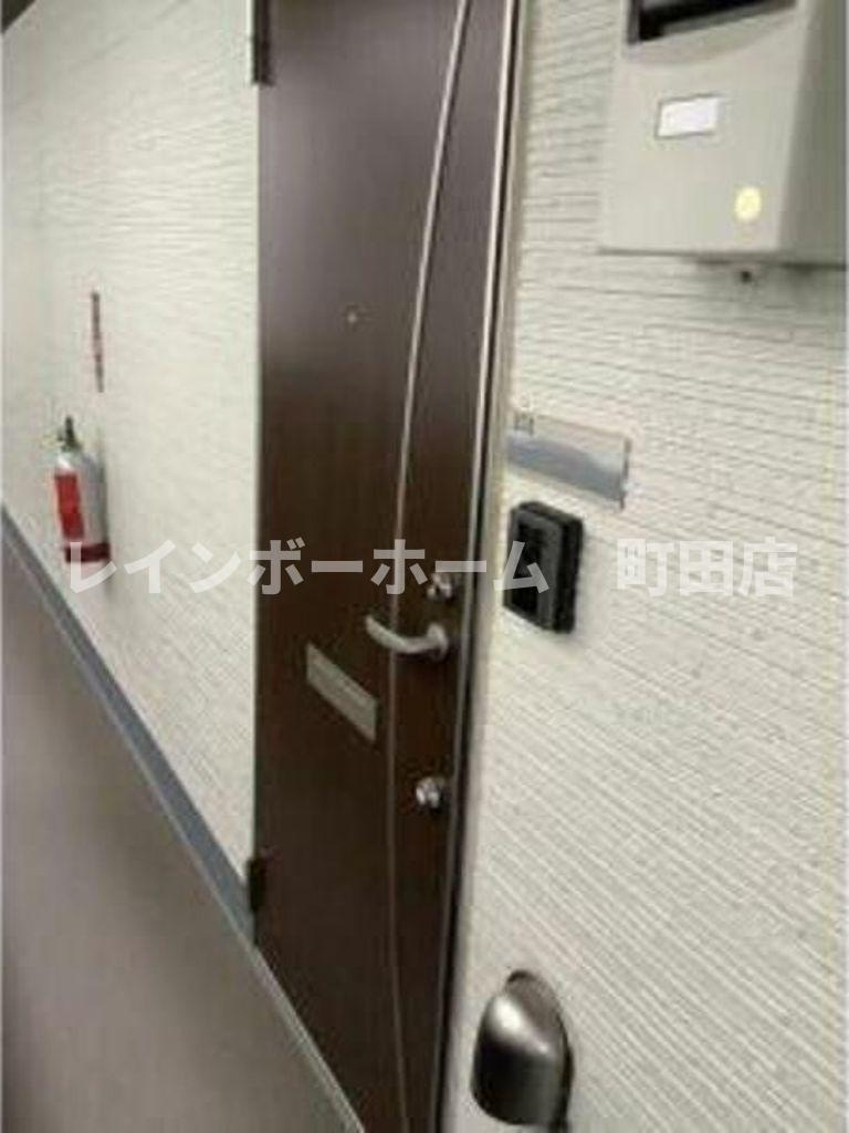 アザーレ・パッシオ相武台前※初期費用分割あと払いサービス利用可能物件の玄関