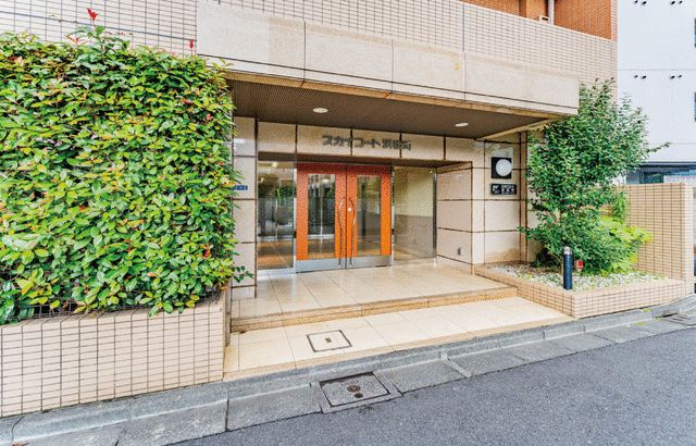 スカイコート浜松町のエントランス