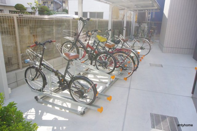 エリジオン2　仲介手数料無料の駐車場