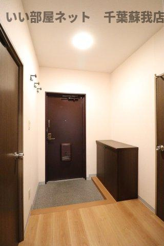 鎌取セントラルマンションの玄関|落ち着いた玄関です