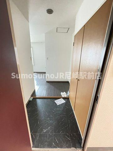 尼崎市東難波町５丁目の賃貸マンションの玄関