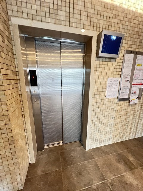 大阪市西淀川区野里２丁目の賃貸マンションのロビー