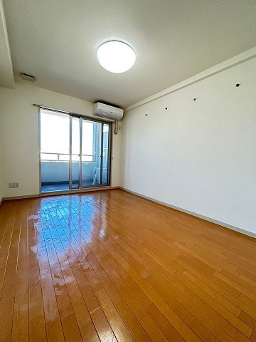大阪市西淀川区野里３丁目の賃貸マンションの居間・リビング