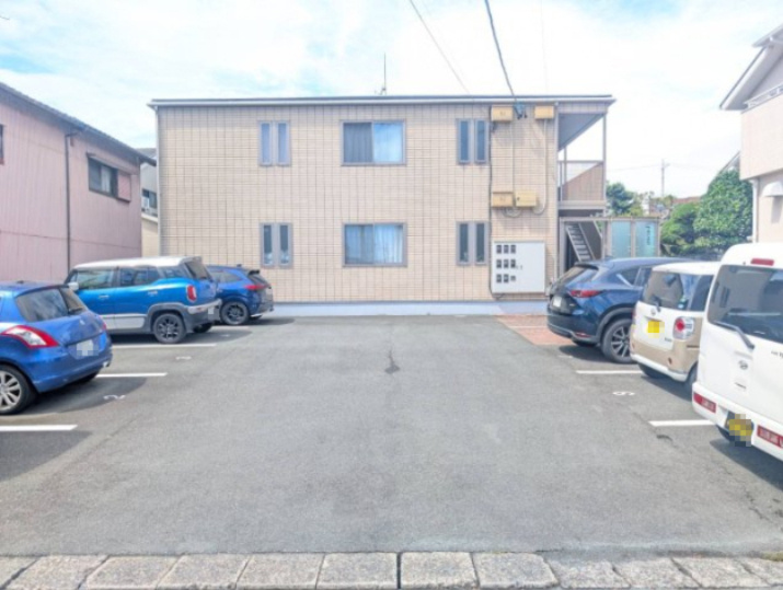 Ｊ・ＲＯＡＤの駐車場