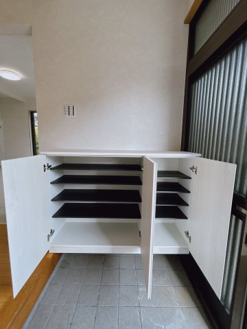 宇部市開４丁目　戸建ての収納|【リフォーム済】靴箱は収納スペースを多く確保しております。