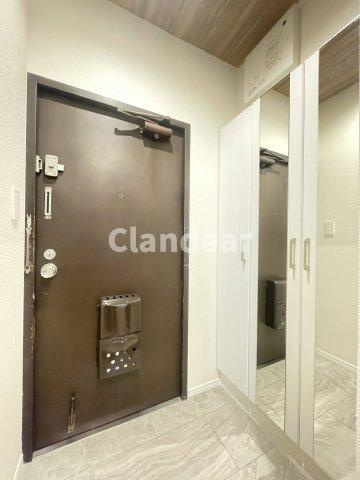 ストーク草加壱番館の玄関|ドキドキの新生活も、安心してスタート。ぴったりの住まいを見つけませんか？クランディアが一緒に住まい選びをサポートします‼　まずは、お気軽にお問合せください　＃クランディア