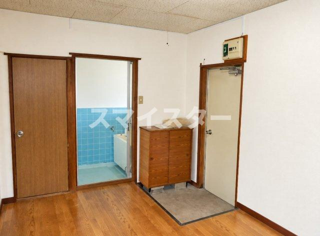 小川コーポの玄関