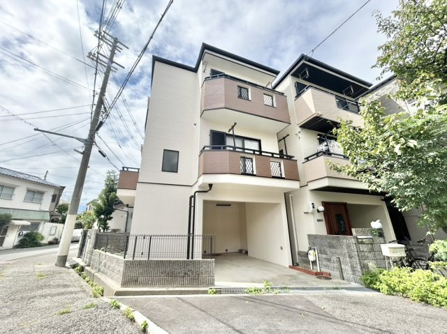 中古戸建　尼崎市南七松町2丁目の駐車場