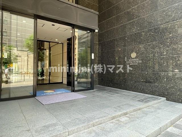 淀屋橋アップルタワーレジデンスのエントランス