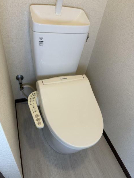 昭和アパートのトイレ