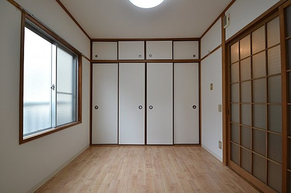 シャトーヒロの洋室