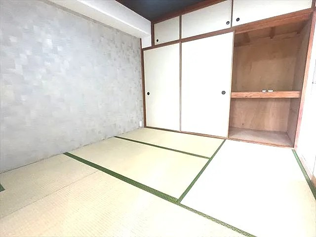 荒神山マンションの居間・リビング