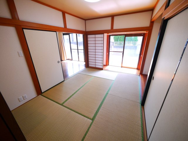 八街市吉倉　中古戸建の和室|内外装リフォーム済み防蟻工事済み 令和2年9月  ４SLDK 駐車2台可能　閑静な分譲地内
