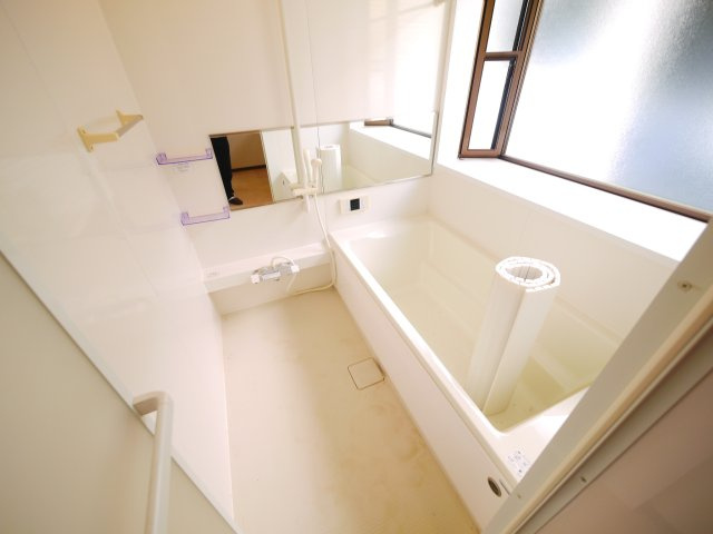 八街市吉倉　中古戸建の浴室|内外装リフォーム済み防蟻工事済み 令和2年9月  ４SLDK 駐車2台可能　閑静な分譲地内
