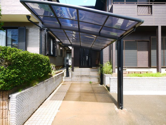 八街市吉倉　中古戸建の駐車場|内外装リフォーム済み防蟻工事済み 令和2年9月  ４SLDK 駐車2台可能　閑静な分譲地内
