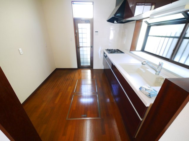 八街市吉倉　中古戸建のキッチン|内外装リフォーム済み防蟻工事済み 令和2年9月  ４SLDK 駐車2台可能　閑静な分譲地内
