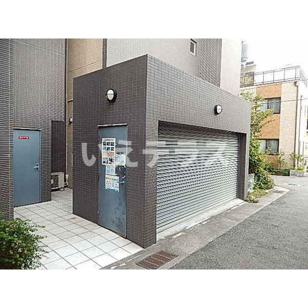 プレジール三ノ宮Ⅲのエントランス