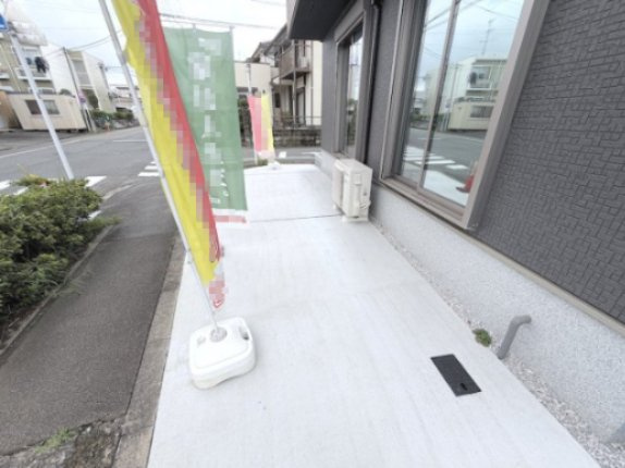 あきる野市小川東のその他|【3台駐車可】お車を3台所有の方も安心の駐車スペース。日常使いからセカンドカーまで快適に駐車できます。 
