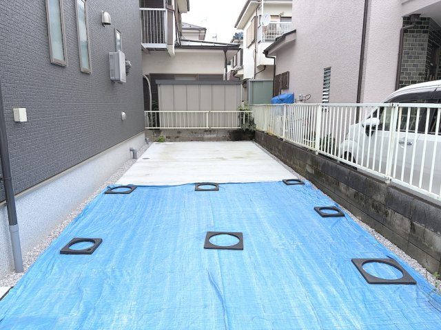 あきる野市小川東の駐車場|【3台駐車可】お車を3台所有の方も安心の駐車スペース。日常使いからセカンドカーまで快適に駐車できます。 
