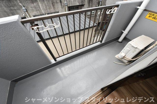 オアシス門司港IIのバルコニー