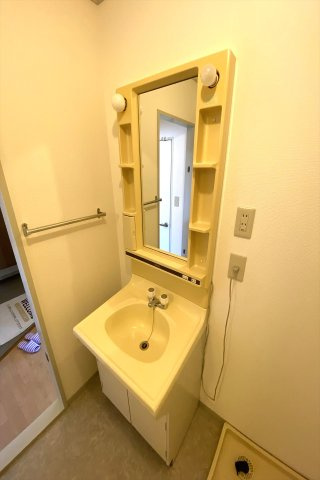 ニューレジデンスひらいわ　B棟の独立洗面台|同タイプのお部屋の参考写真です。