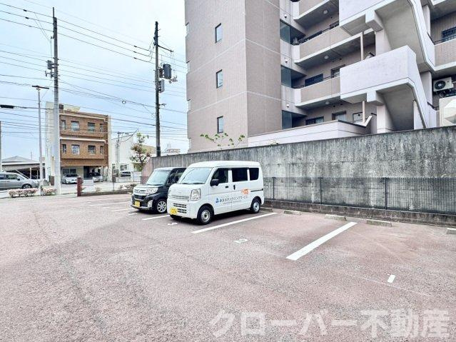 フィネス多賀の駐車場|駐車場