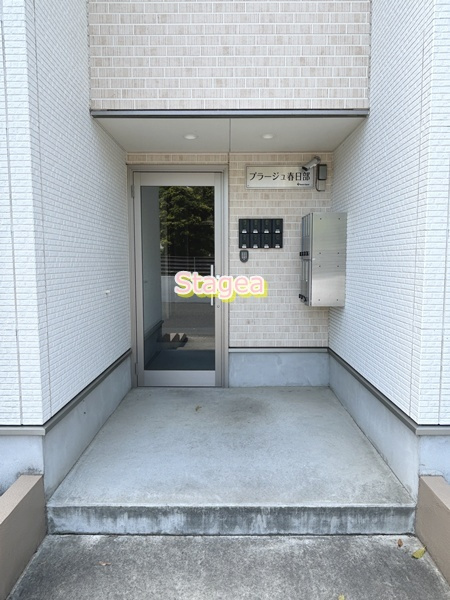 プラージュ春日部のエントランス