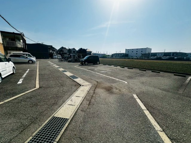 イーストオーク1の駐車場