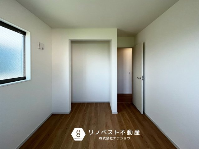 東大阪市元町2丁目　2号棟の洋室|約5.21帖の2階洋室♪
オープンクローゼット付き◎2面採光で明るい室内◎