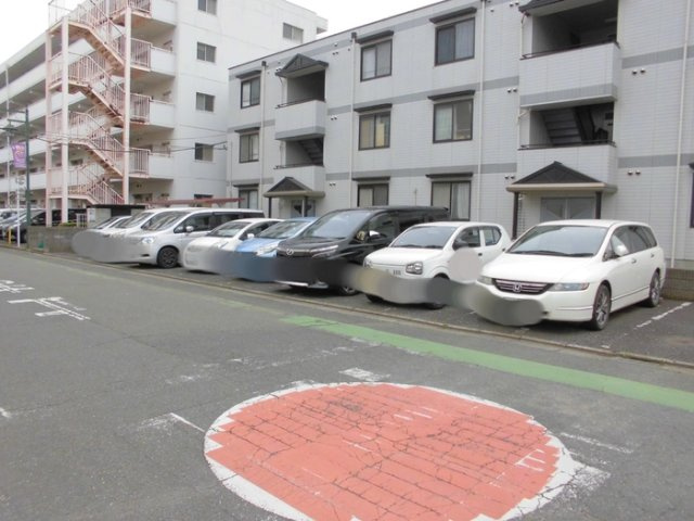 ニュースターフィールドの駐車場