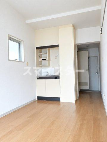 ノイエス南行徳の玄関