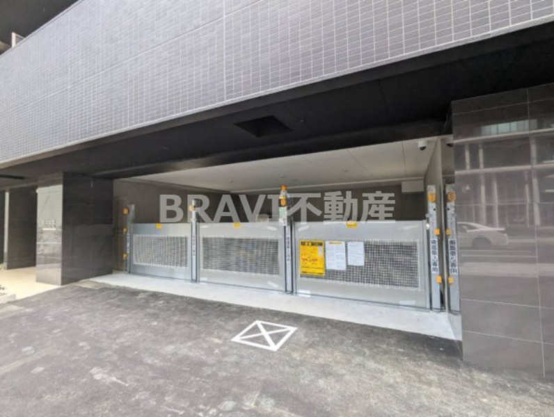 セレニテ谷町四丁目アリエの駐車場